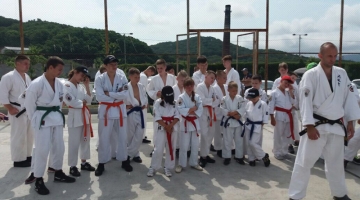 Спортсмены джиу-джитсу летом тренируются на базе лагеря «Восток»